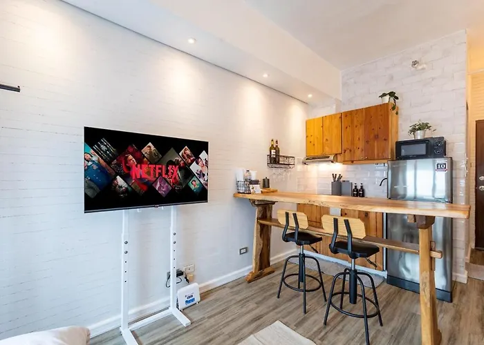 Yugen 幽玄 Makati - Malls, Little Tokyo, Pool Apartment *